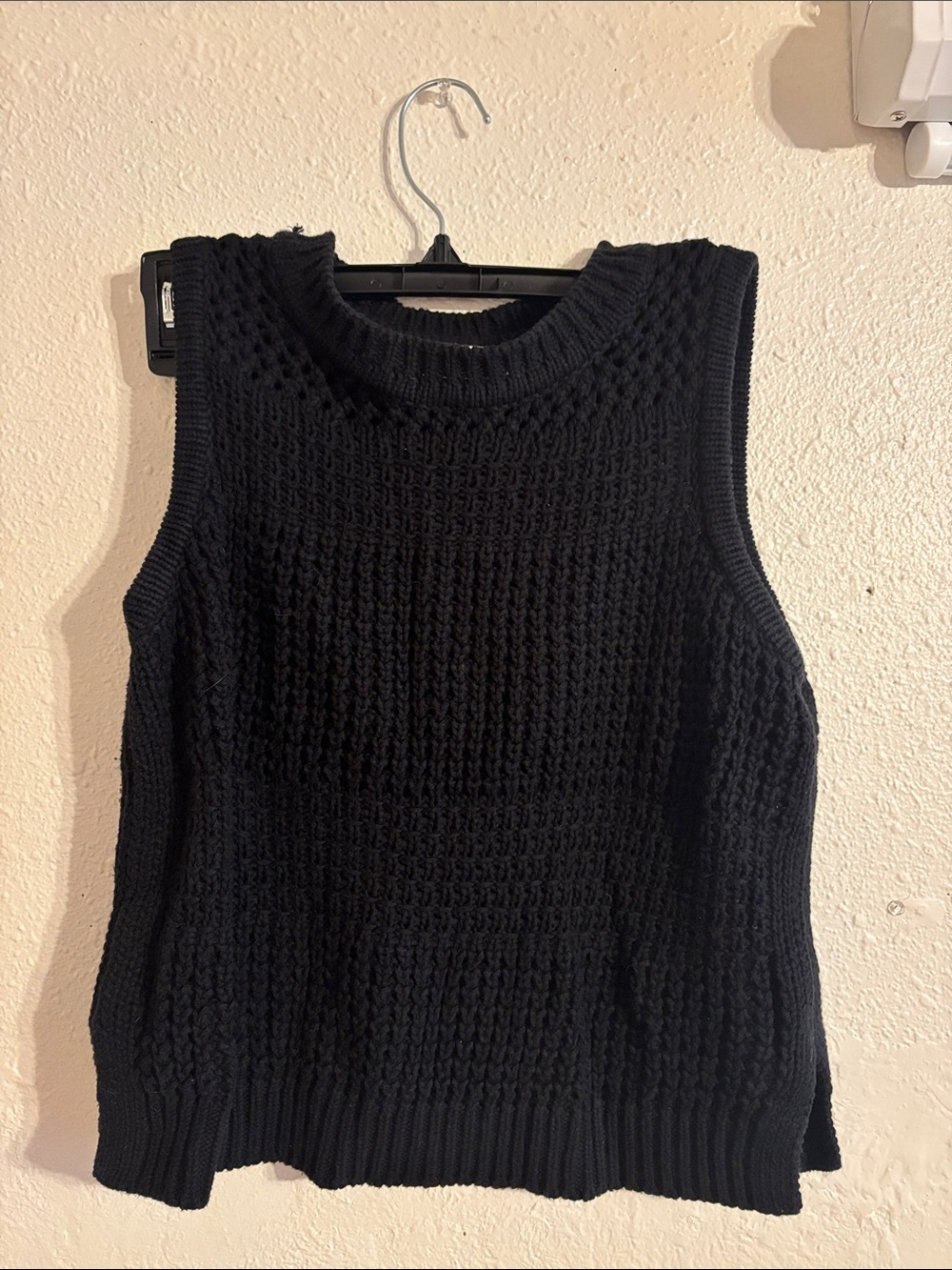 Universal Thread Black Knit Sleeveless Sweater Tank